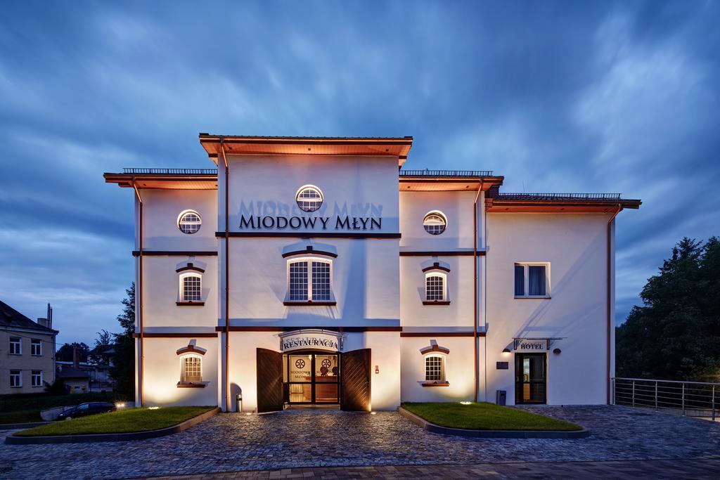 Hotel Miodowy Mlyn Opatow  Exteriér fotografie