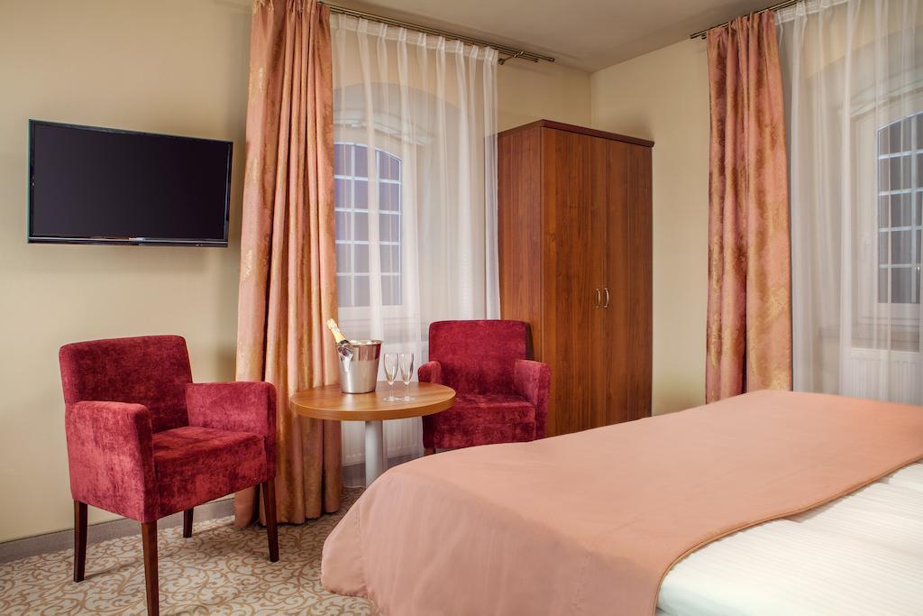 Hotel Miodowy Mlyn Opatow  Pokoj fotografie